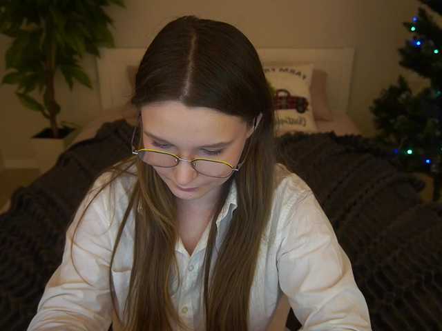 MagikPeachh's BongaCams show and profile