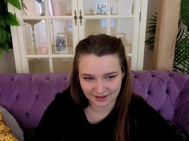 MagikPeachh's BongaCams show and profile