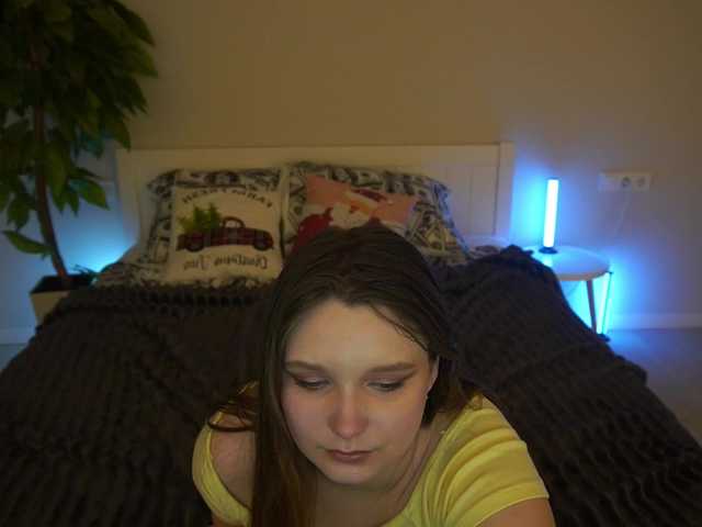 MagikPeachh's BongaCams show and profile