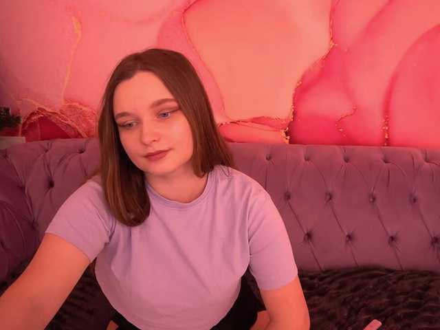 MagikPeachh's BongaCams show and profile