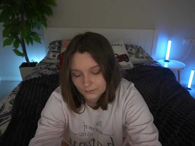 MagikPeachh's BongaCams show and profile