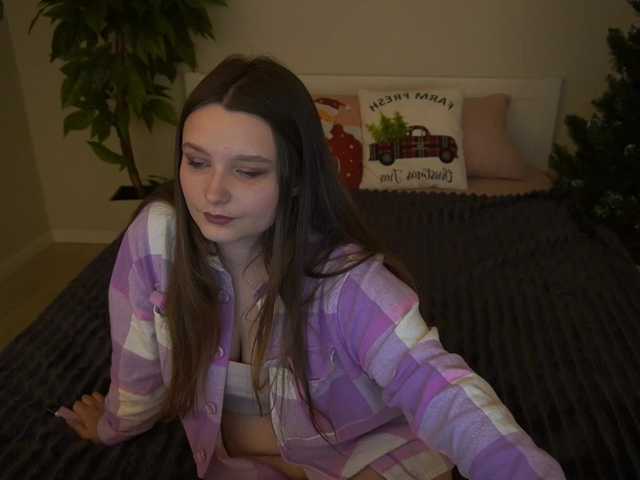 MagikPeachh's BongaCams show and profile