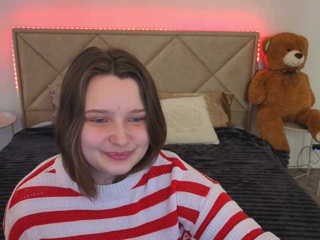 MagikPeachh's BongaCams show and profile