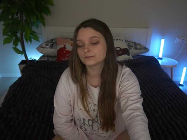 MagikPeachh's BongaCams show and profile