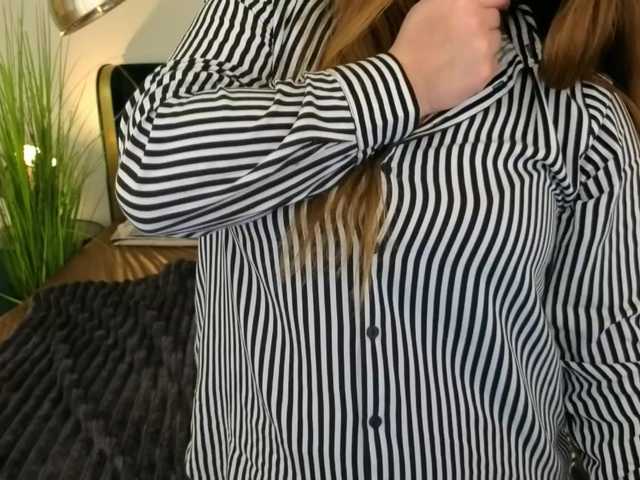 MagikPeachh's BongaCams show and profile