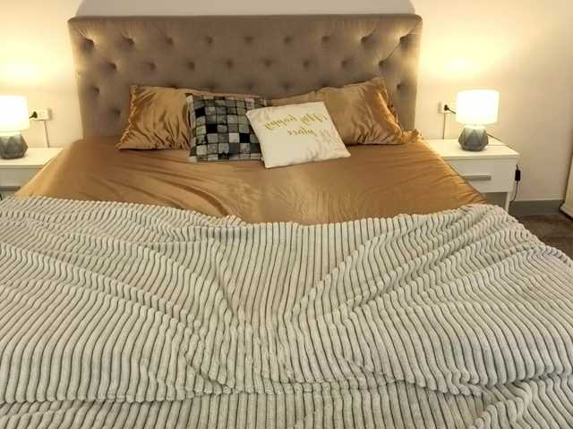 MagikPeachh's BongaCams show and profile