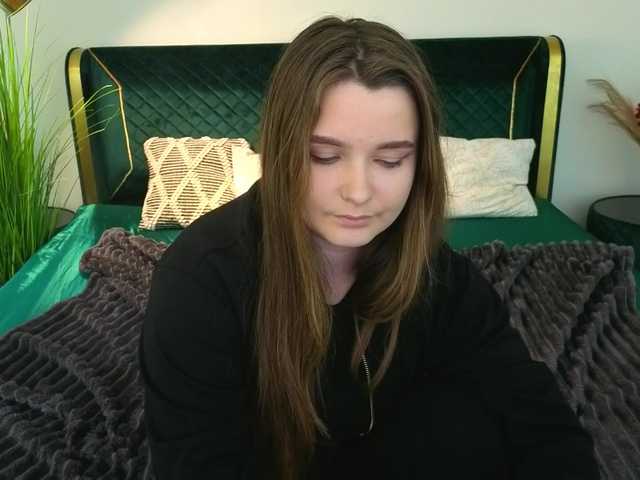 MagikPeachh's BongaCams show and profile