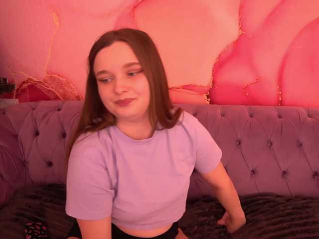 MagikPeachh's BongaCams show and profile