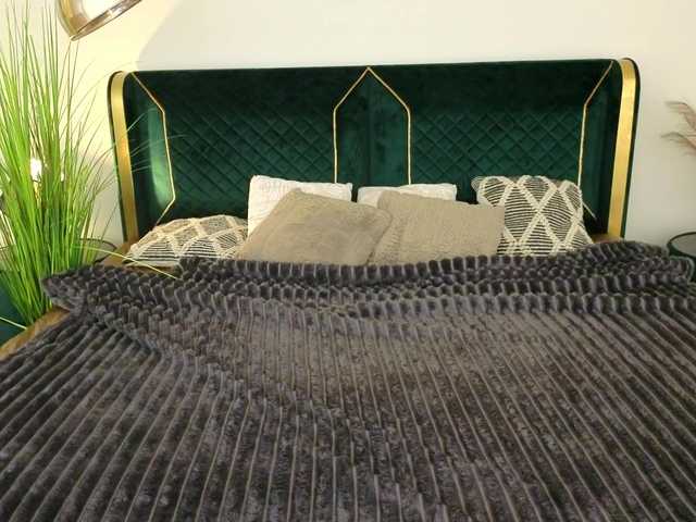 MagikPeachh's BongaCams show and profile