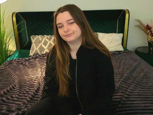 MagikPeachh's BongaCams show and profile