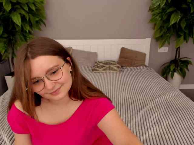 voyeur nude MagikPeachh