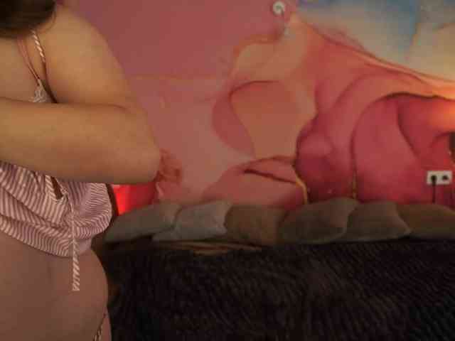 MagikPeachh webcam
