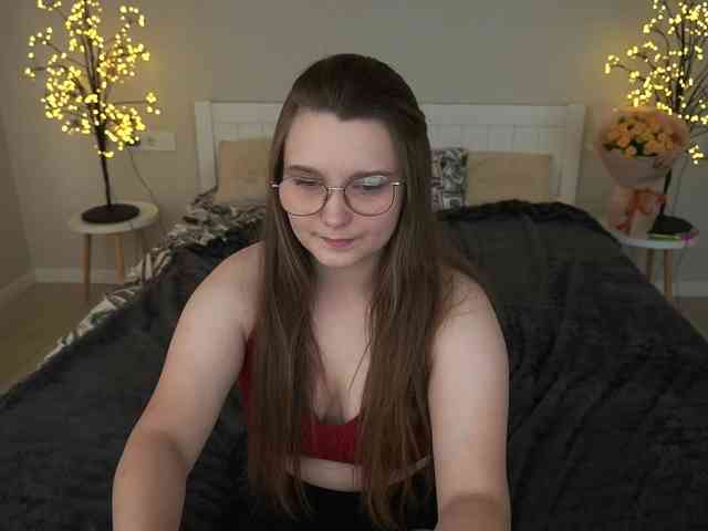 MagikPeachh's webcam live show