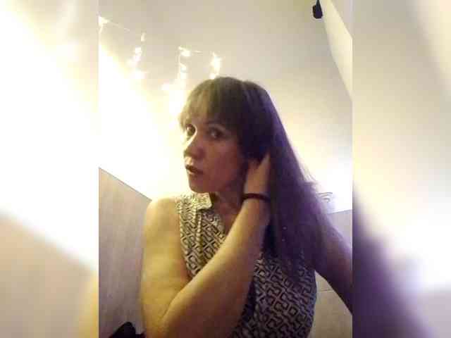 IxsaJi Live Webcam on BongaCams