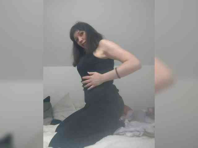 IxsaJi Live Webcam on BongaCams