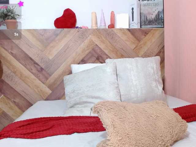 idalisVanucci's BongaCams show and profile