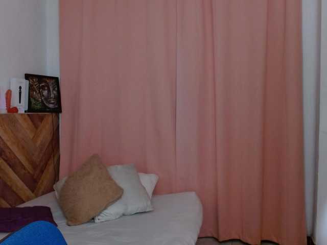 idalisVanucci's BongaCams show and profile