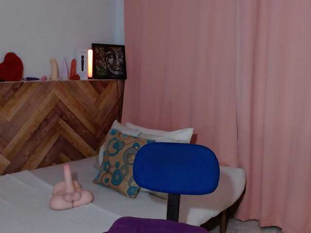 idalisVanucci's BongaCams show and profile