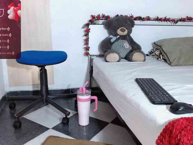 idalisVanucci webcam