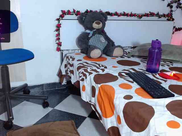 idalisVanucci webcam