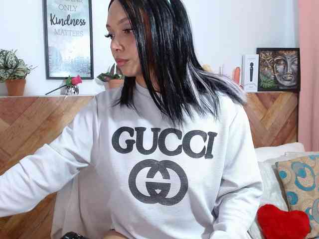 idalisVanucci webcam