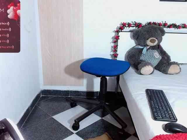 idalisVanucci webcam
