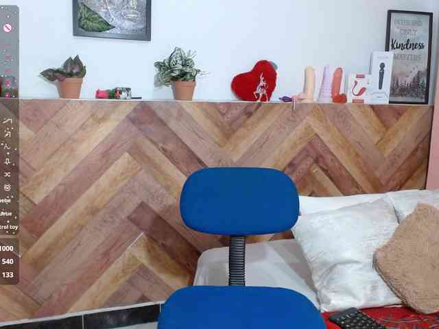 idalisVanucci webcam