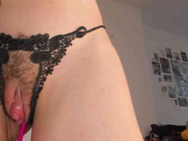 Bigclitti Live Webcam on BongaCams