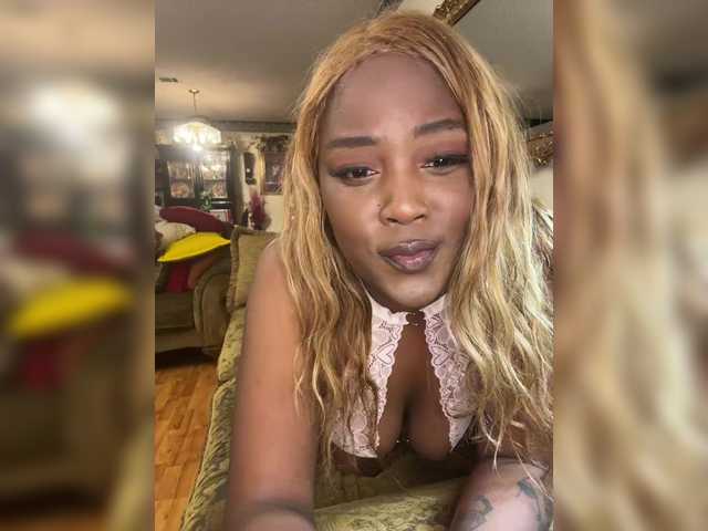 DreamyBritbrat's BongaCams show and profile