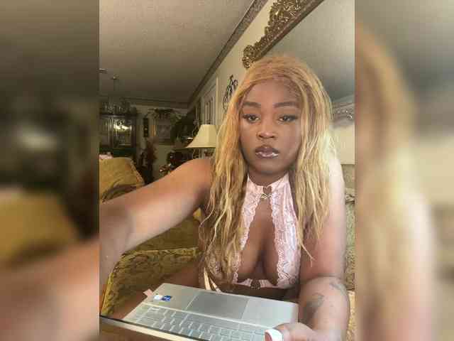 DreamyBritbrat webcam