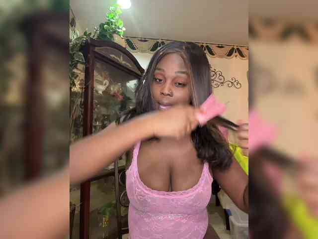 DreamyBritbrat webcam
