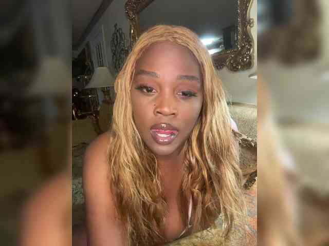 DreamyBritbrat webcam