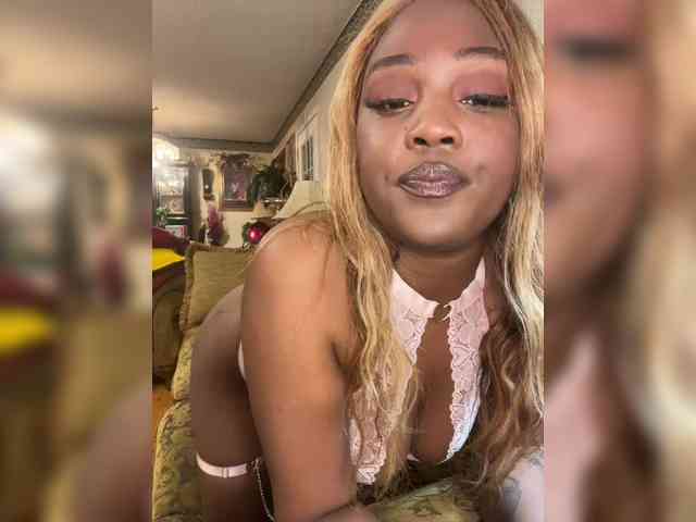 DreamyBritbrat webcam