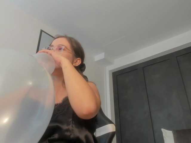 sophia-martinezz's BongaCams show and profile