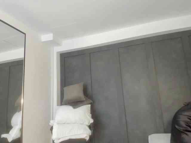 sophia-martinezz webcam