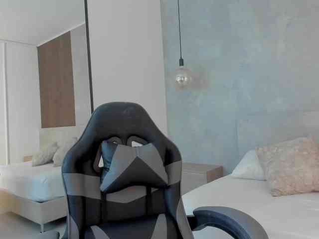 sophia-martinezz webcam