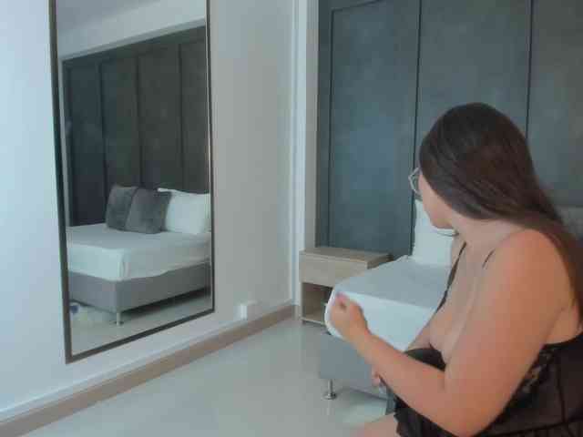 sophia-martinezz webcam