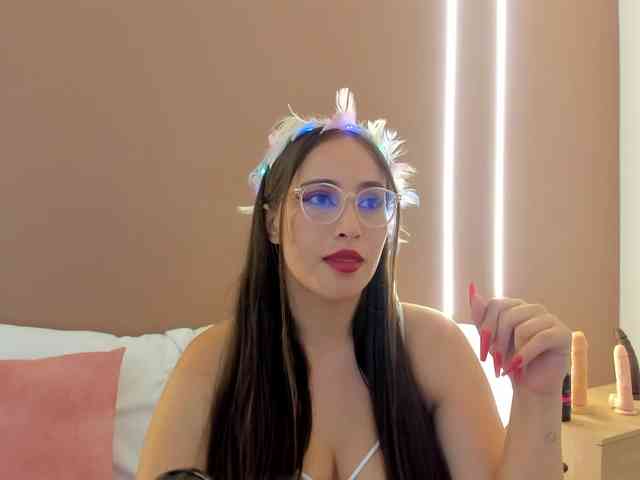 sophia-martinezz webcam