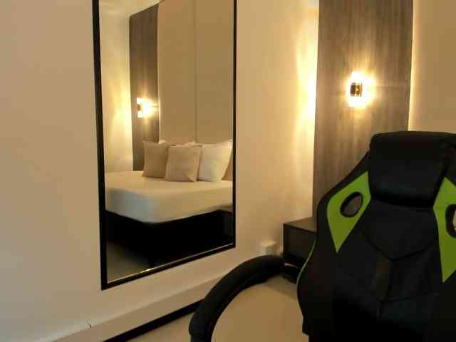 sophia-martinezz webcam