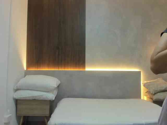 sophia-martinezz webcam