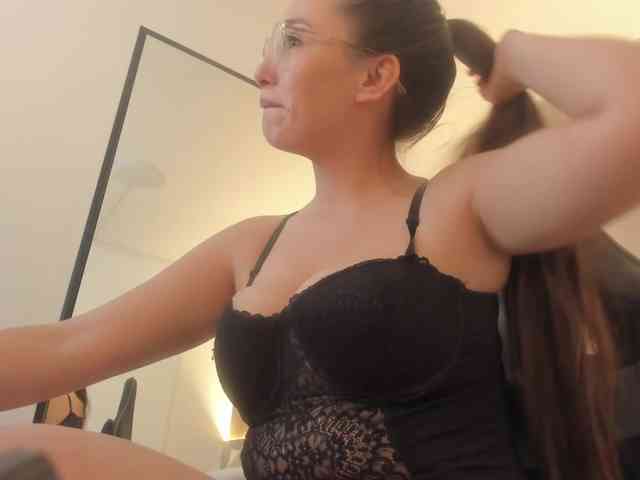 sophia-martinezz webcam