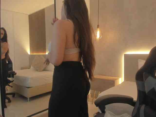 sophia-martinezz webcam