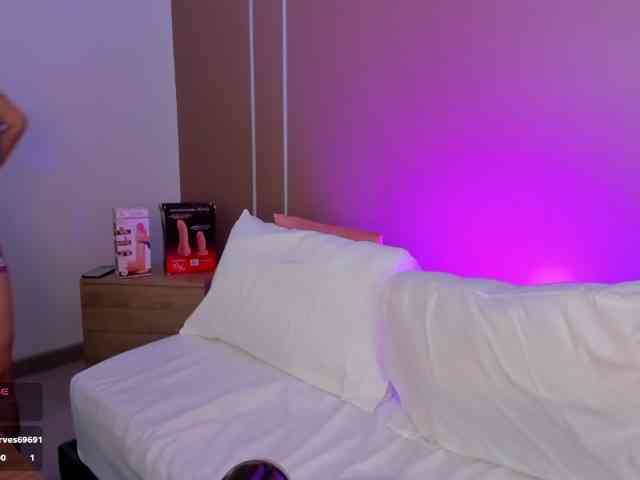sophia-martinezz webcam