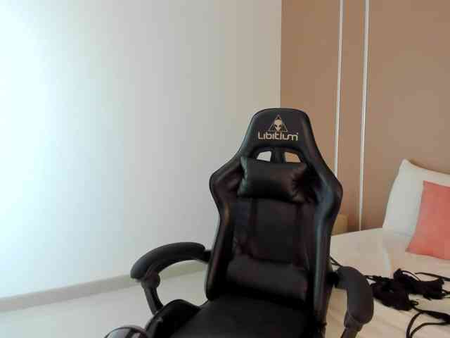 sophia-martinezz webcam