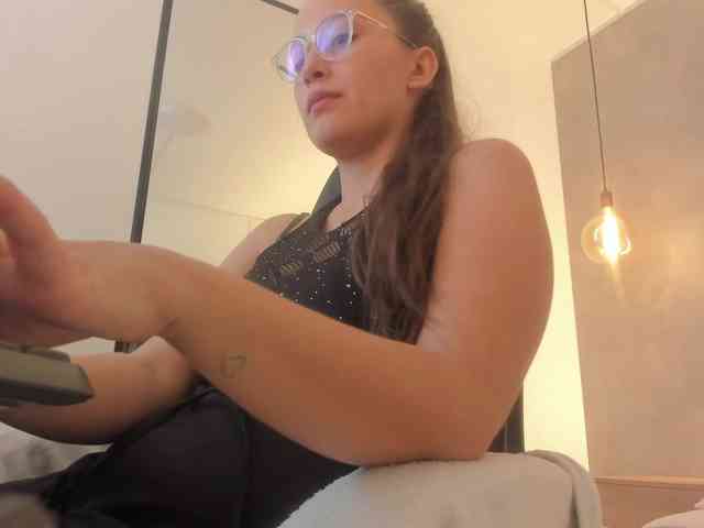 sophia-martinezz webcam