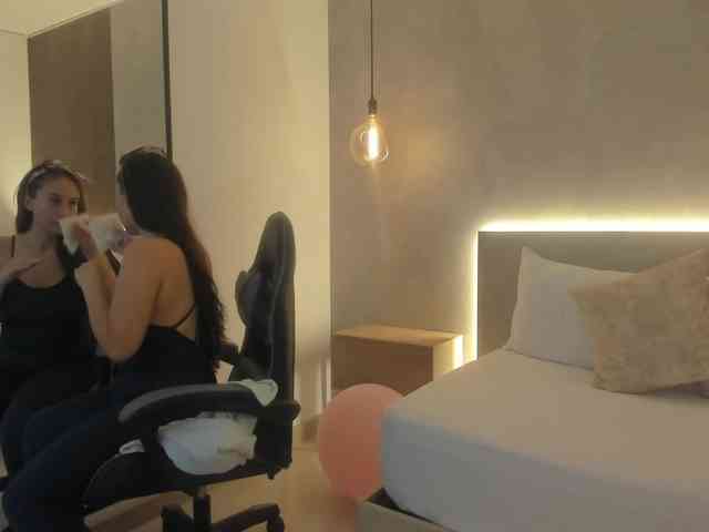 sophia-martinezz webcam