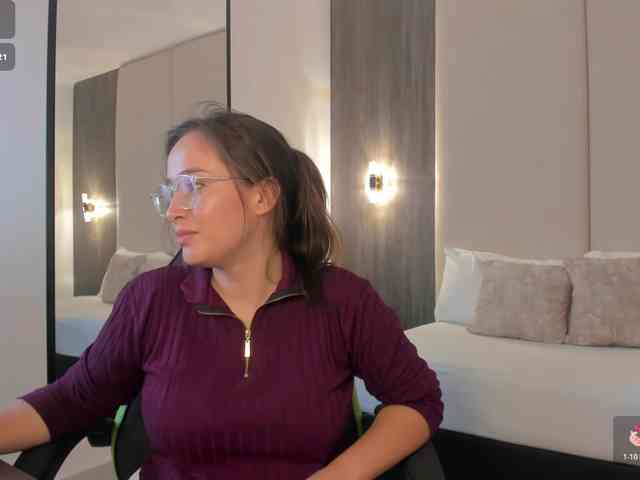 sophia-martinezz webcam