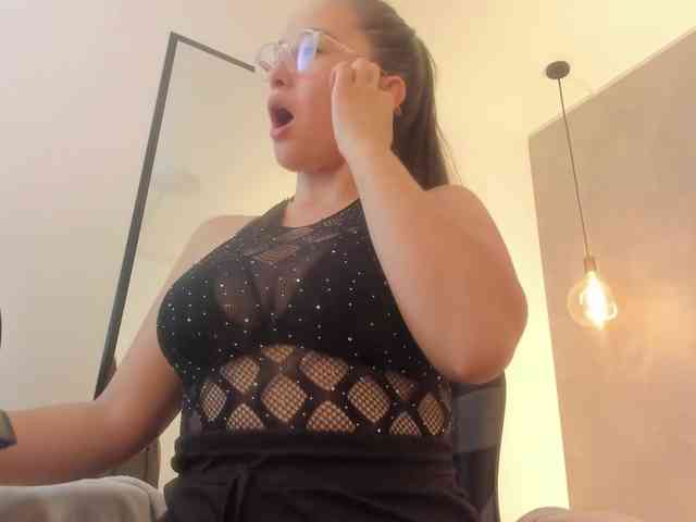 sophia-martinezz webcam