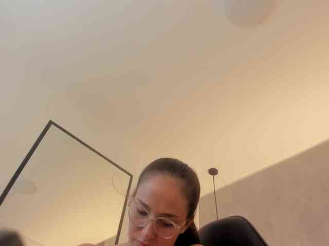 sophia-martinezz webcam