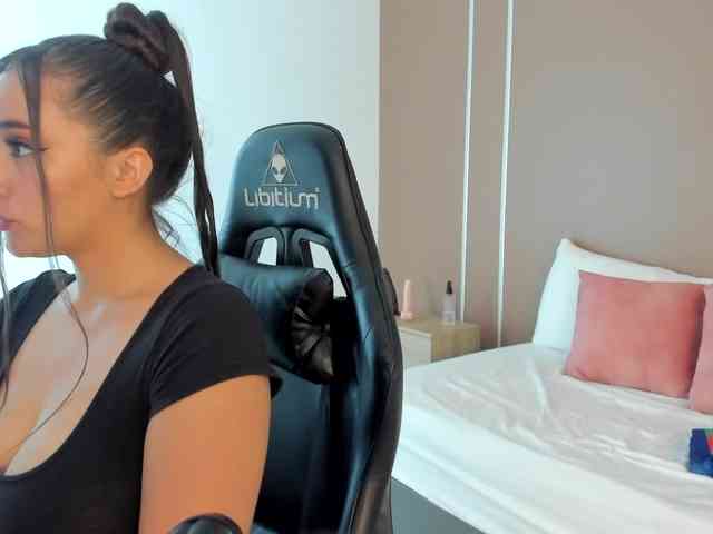 sophia-martinezz webcam